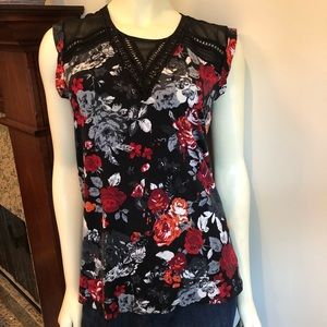 Daniel Rainn floral sleeveless blouse